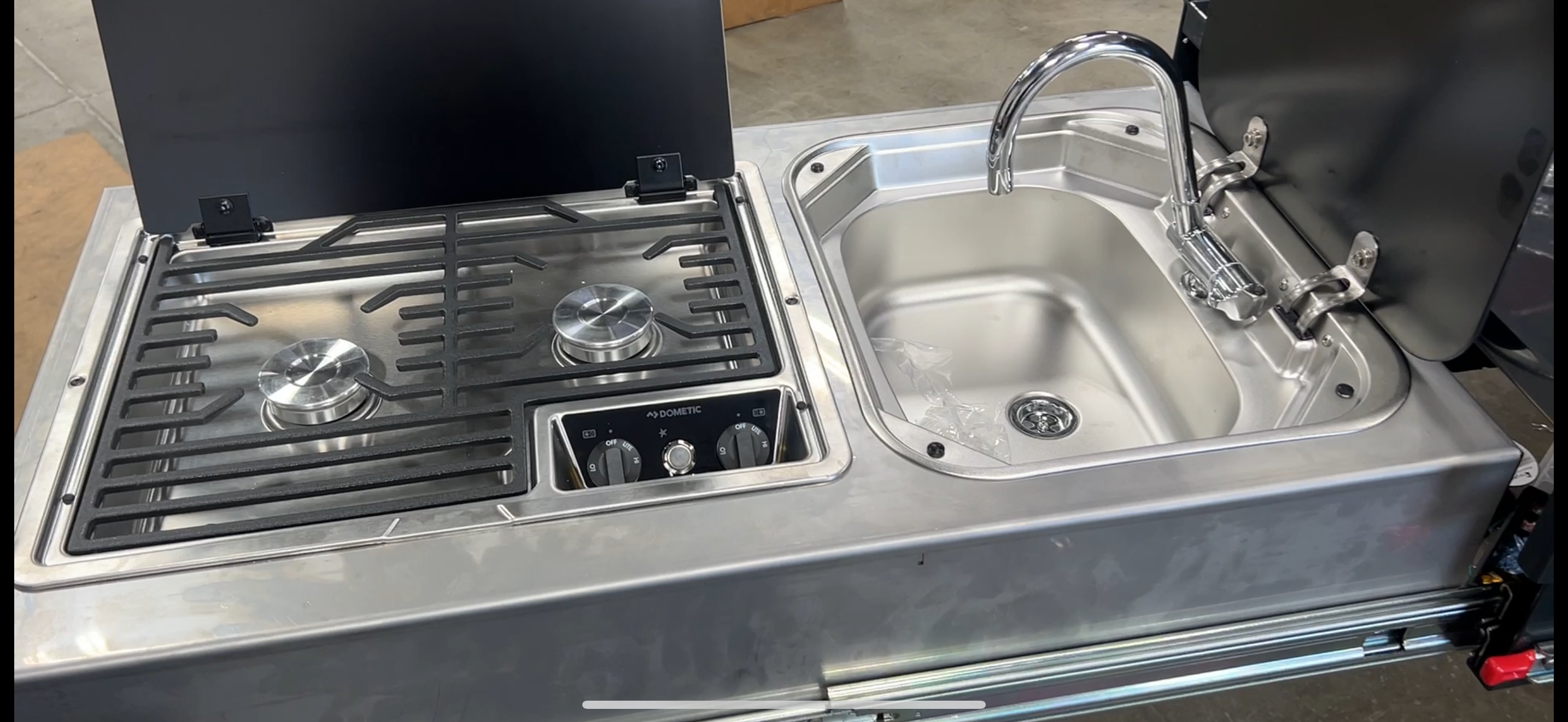 L.O.B.O. ALPHA Pro Max Adventure Trailer